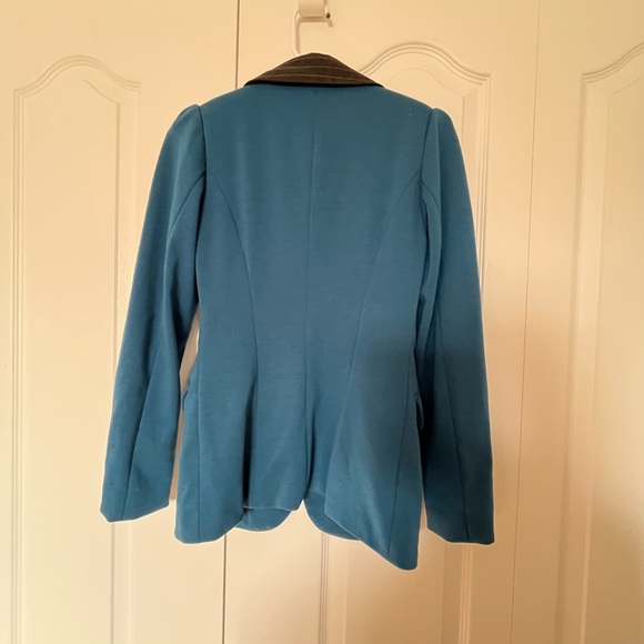 ๐จ๐ฆ Dotty stretchy Blue Blazer with Black Collar size xs - Picture 7 of 9